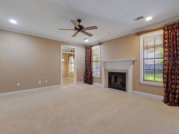 3rd image of 105 Cottage Dr