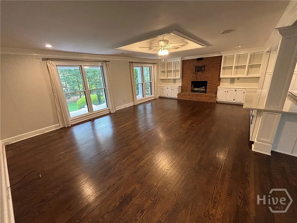 4 bed, 2.5 bath, 2883 sqft, $2,700 — Photo 3