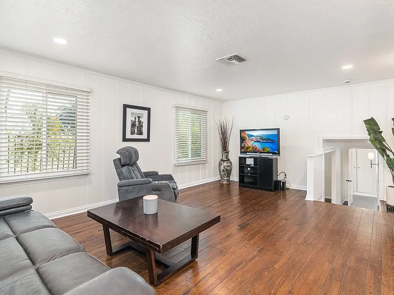 3884 Wawona St — Photo 6