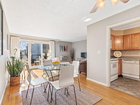4th image of 245 Lafayette St APT 1C