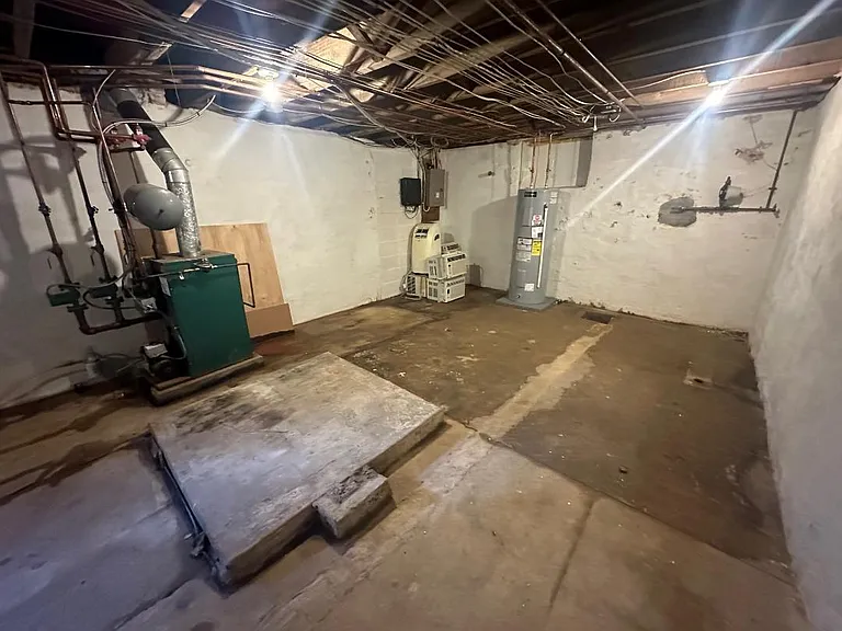 812 W Bridge St — Photo 15