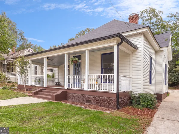 22 Robinson St, Newnan, GA 30263