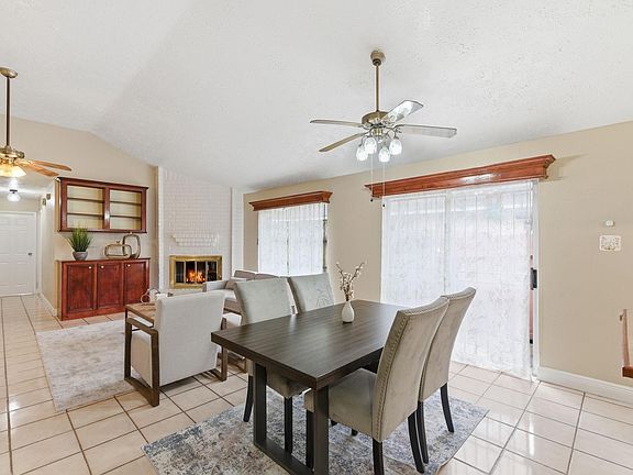 4th image of 10044 Lasaber Ct