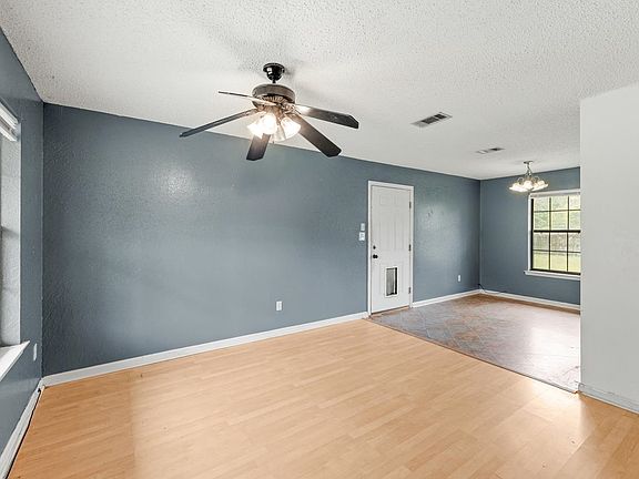 5th image of 205 E 1st Ave