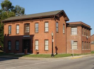 200 N Jackson St APT 3, Belleville, IL 62220