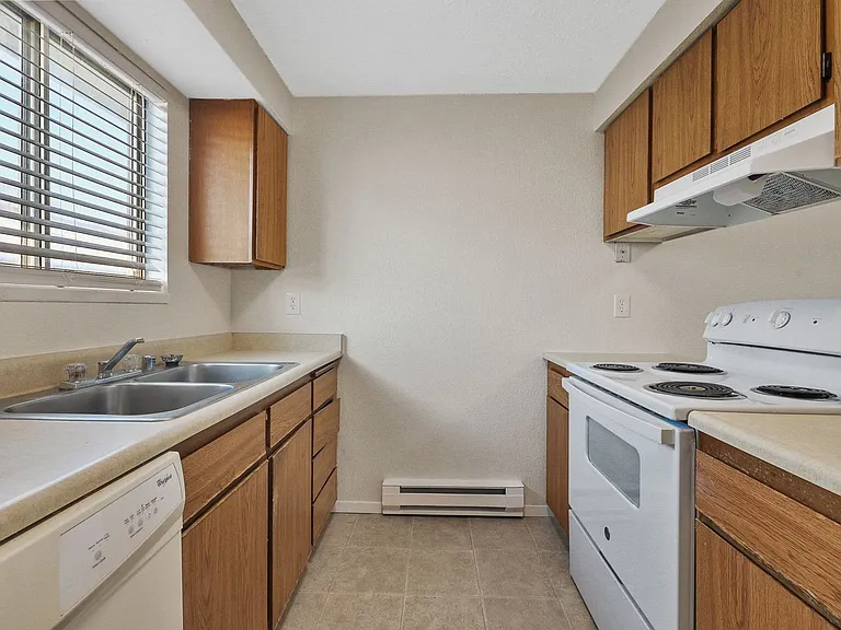 1724 E Cataldo Ave — Photo 9