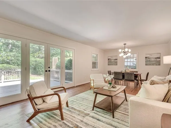 1275 Oak Grove Dr, Decatur, GA 30033