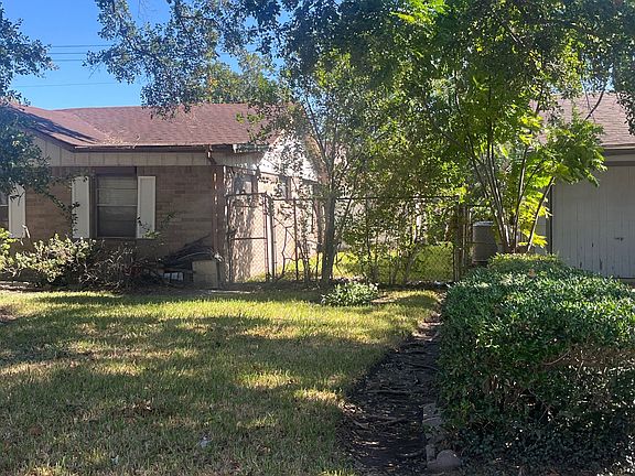 2nd image of 1403 Pleasantville Dr