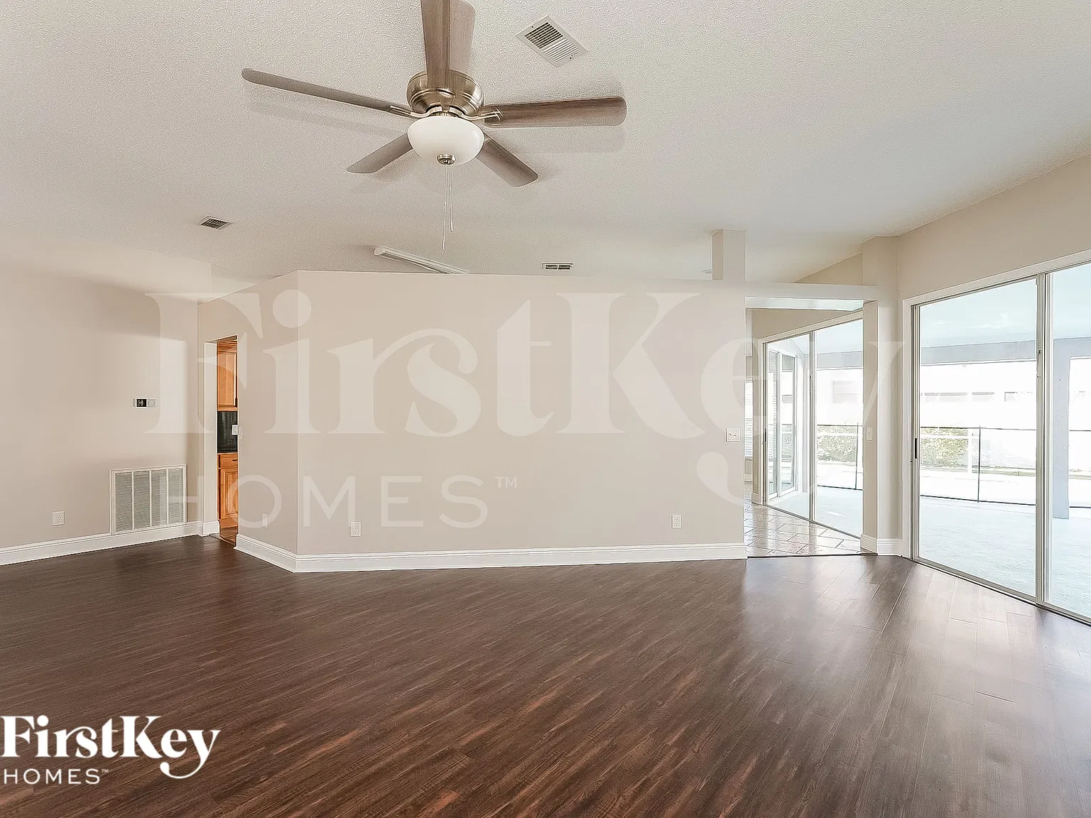 3 bed, 2.0 bath, 1886 sqft, $2,425 — Photo 3