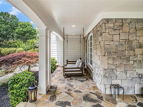 5th image of 4179 Glengary Dr NE