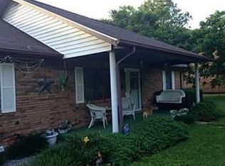 2207 River Haven Rd, Clendenin, WV 25045