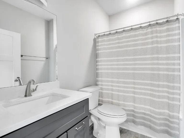 410 Gower St — Photo 15