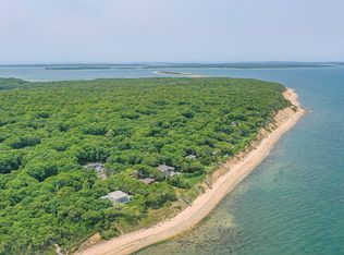 40 Hedges Banks Dr, East Hampton, NY 11937
