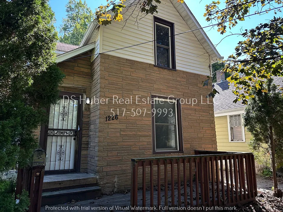 1226 Clark St