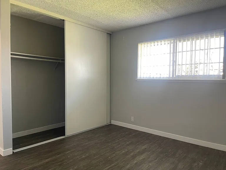 Villa Del Sol Apartments — Photo 53