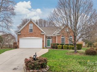 6016 Creekview Ct, Harrisburg, NC 28075
