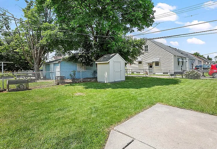 2922 Bailey Ave — Photo 5