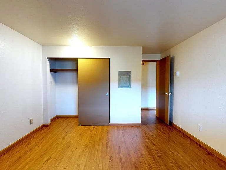 Seattle North Apartments — Photo 31
