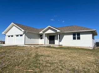 2414 Timberlane Dr, Sabetha, KS 66534