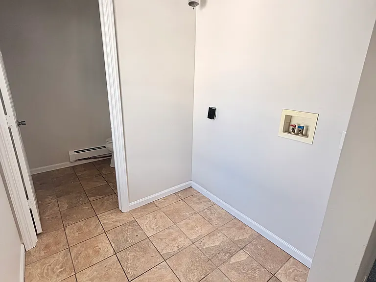 558 Columbia Ave #1 — Photo 9