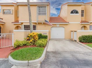 11415 Lakeview Dr #2-D, Coral Springs, FL 33071