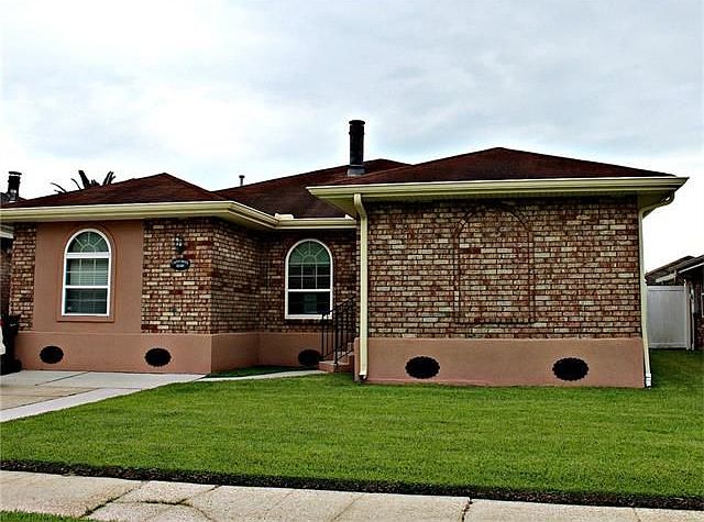 1st image of 3249 Castle Dr