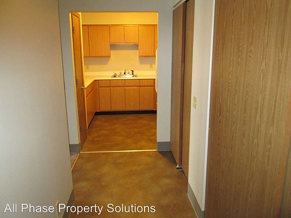 3rd image of 500 Maine St #100
