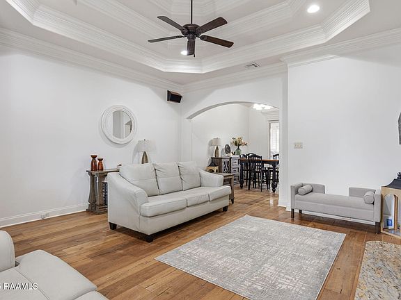 5th image of 203 Golden Cypress Dr