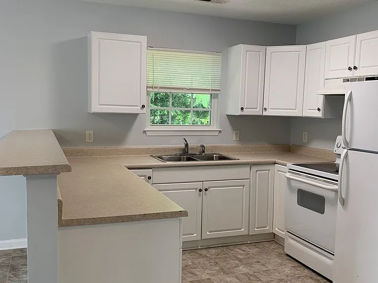 204 White Ave — Photo 11