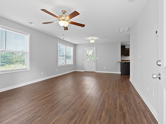4th image of 1101 Commerce St