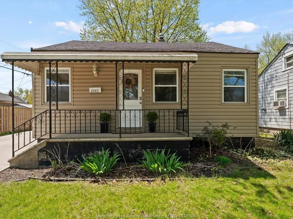 2383 Elsmere Ave, Windsor, ON N8W 2C9