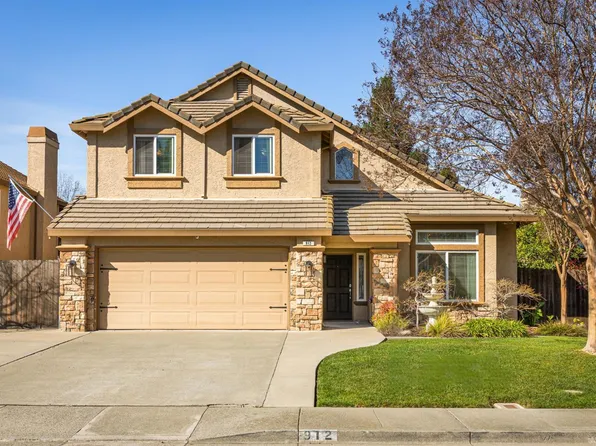 912 Cedar Brook Lane, Vacaville, CA 95687