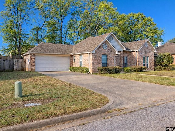 2nd image of 904 Mockingbird Ln