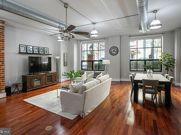 3rd image of 1600 Clarendon Blvd #W106