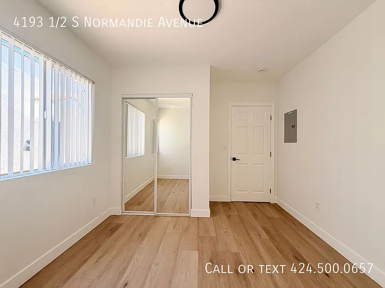 4193 1/2 S Normandie Ave — Photo 9