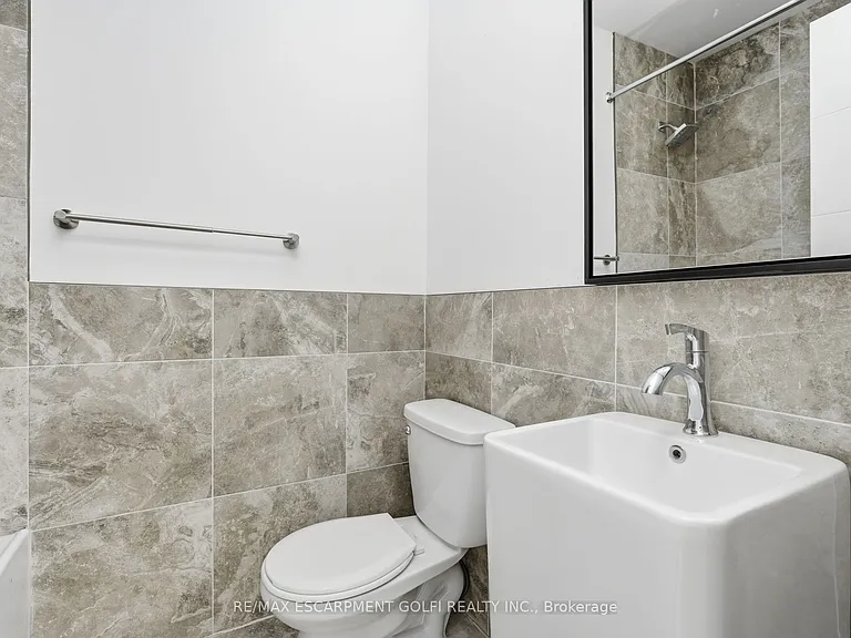 4876 Simcoe St #3 — Photo 19