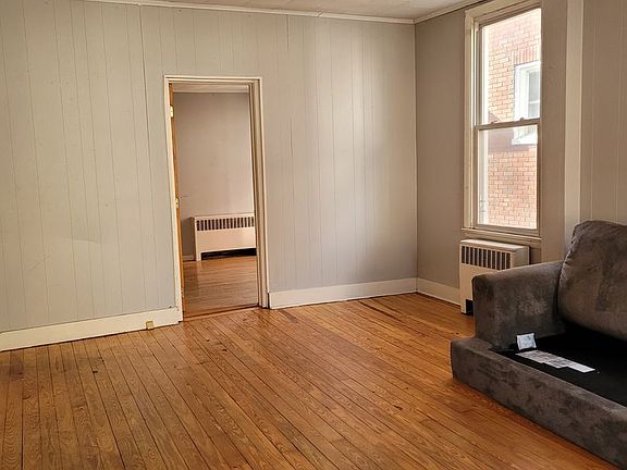 4th image of 38 N Earl St APT 1