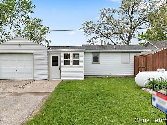 3rd image of 3894 Minifred Dr