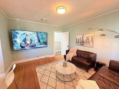 2nd image of 2803 Telegraph Ave #2803