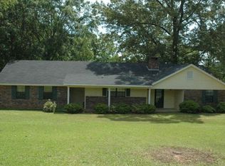 48 Quail Run Dr, Columbus, MS 39702