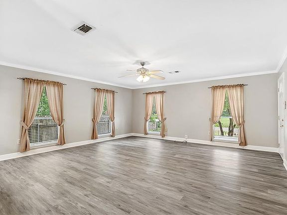 5th image of 1740 Caroline St