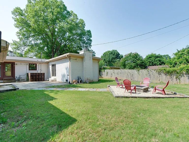 3921 Sheffield Dr — Photo 41