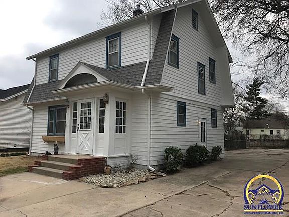 2nd image of 915 Oak St