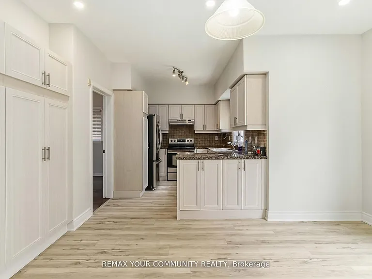 120 Shaftsbury Ave — Photo 11