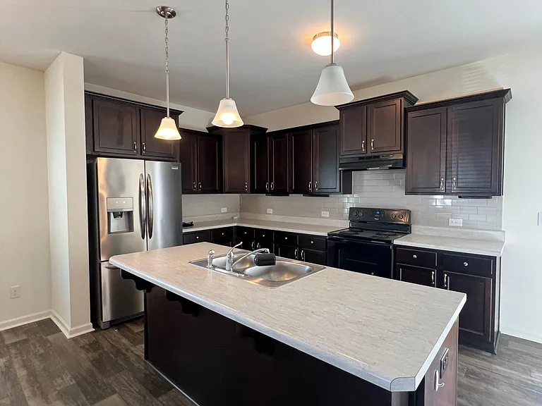603 Falls Ln — Photo 3