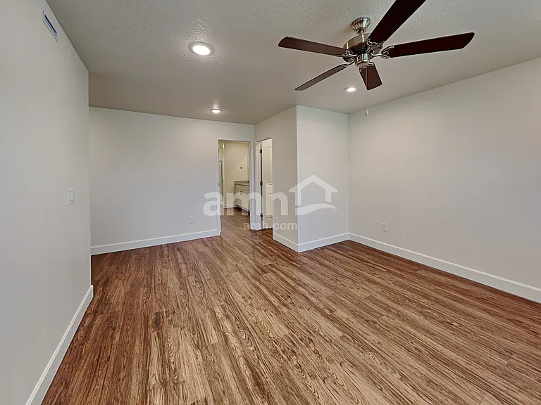 221 N Dry Creek Rd — Photo 12