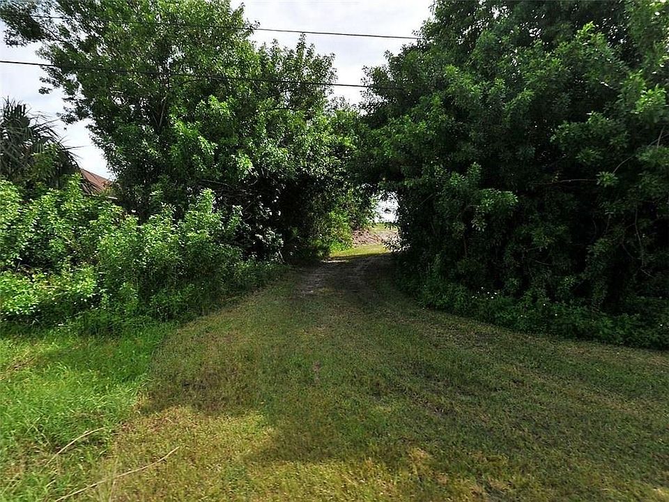 1st image of 367 SW Kestor Dr