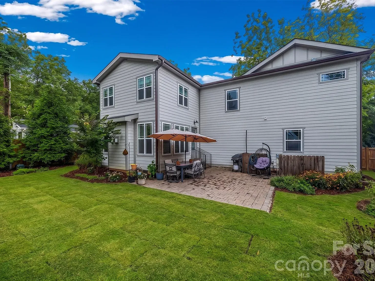 5 bed, 2915 sqft, $4,800 — Photo 3