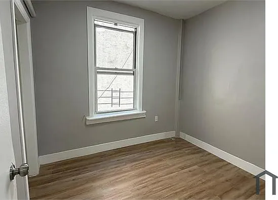 1151 Grant Ave — Photo 5