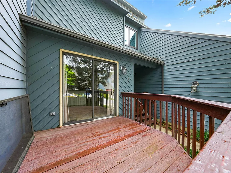 8 Foxtail Ct — Photo 9